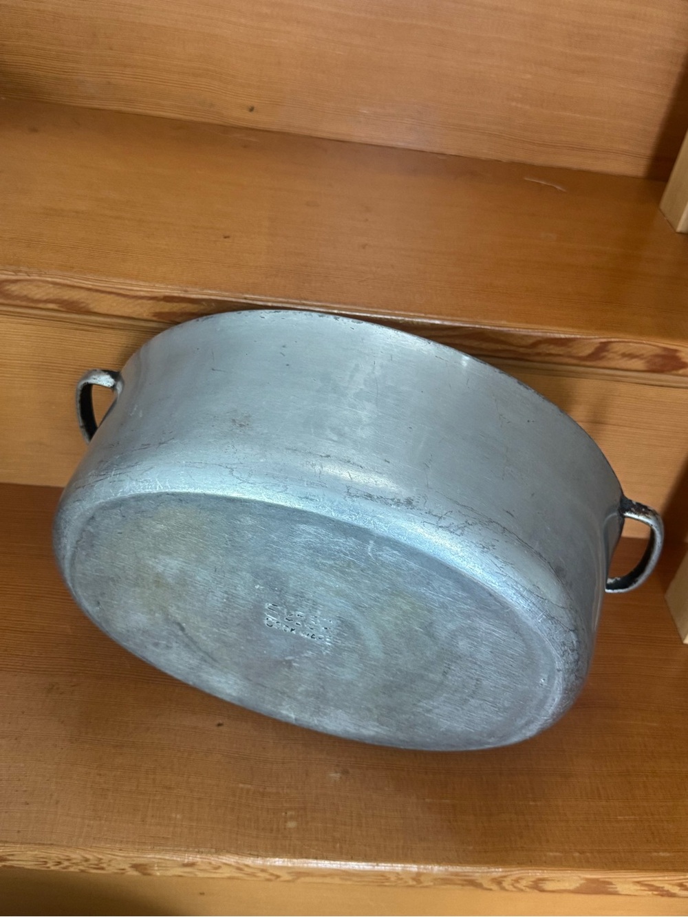 VTG Super Maid Cookware Dutch Oven Heavy-Duty Aluminum Covered Roaster - Picture 6 of 7